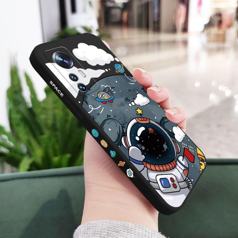 

Flag Astronaut Phone Case For Xiaomi Mi 14 13 12 11 Ultra 10 13T 12T 11T 10T Pro Lite Poco F5 F4 X4 M4 F3 X3 Pro 4G 5G GT Cover Poco F3 чорний