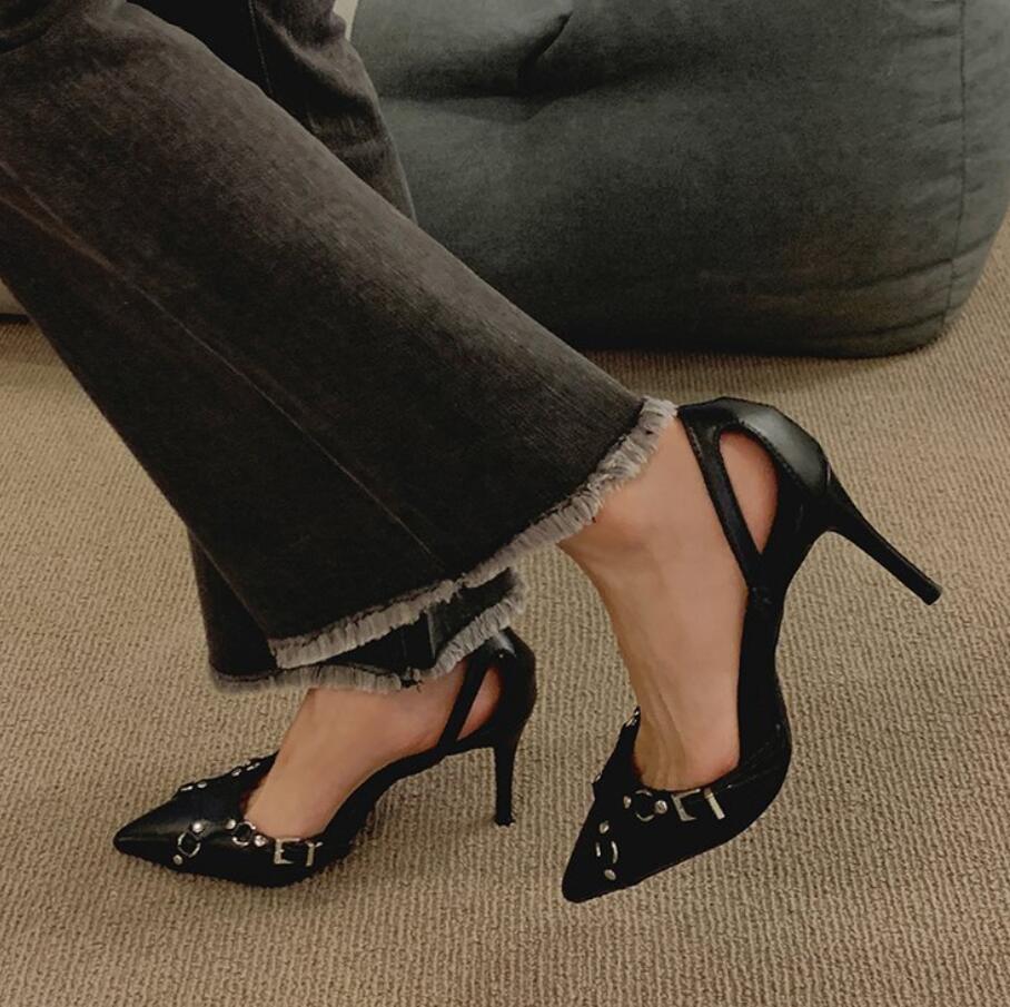 

Gothic Shoes Pumps Women High Heels Stiletto Pointed New Elegant Party Sandals Metal Chain Stripper Rivet Korean Sexy Footwear 35 чорний