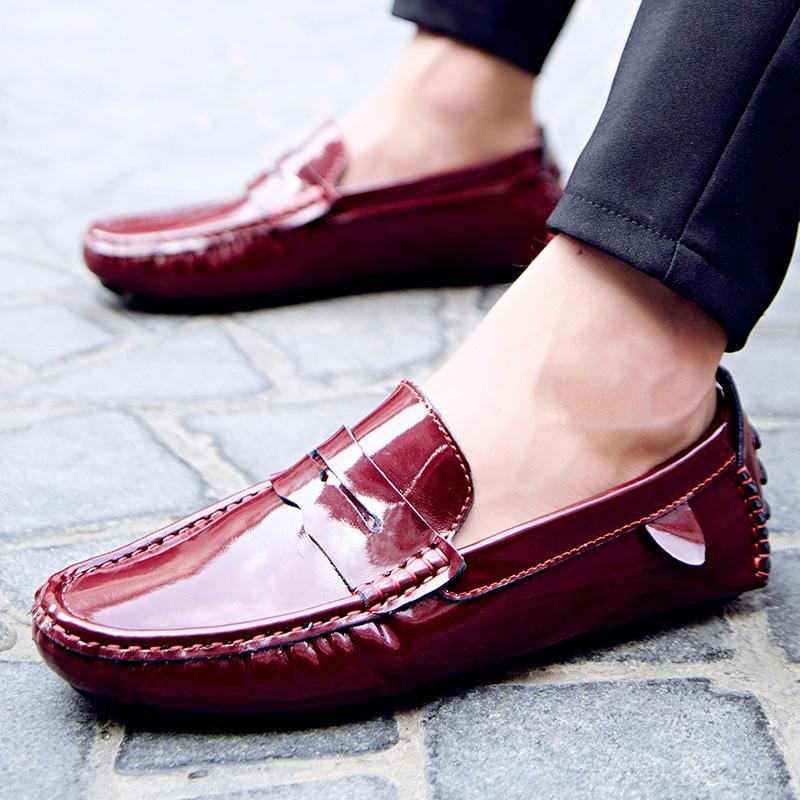 Fashion White Dress Shoes Mens Fashion Patent Leather Shoes for Men Black Mens Glossy Loafers Shoes Luxury Office 2025 Chaussure Homme