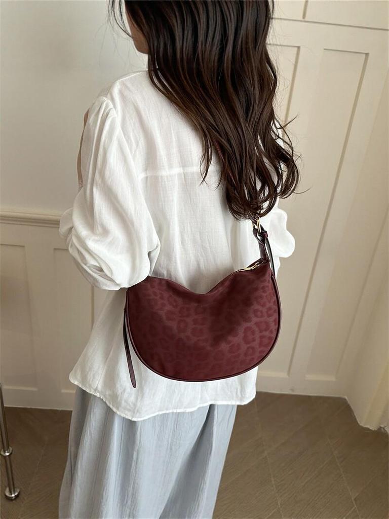 Leopard Print Velvet Single Shoulder Bag: Women's Fashionable Large Capacity Underarm and Crossbody Bag