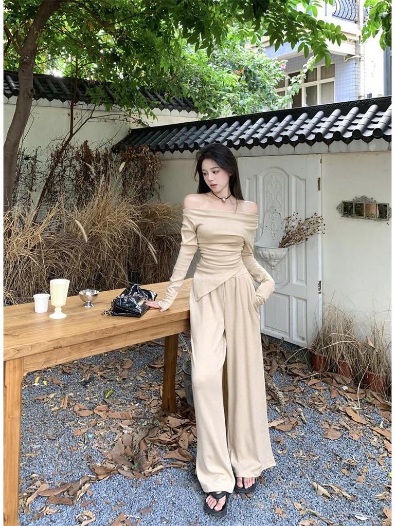 Elegant Korean-Style Women's Suit: One-Shoulder Irregular Long-Sleeved Top with Draping Pants, New Spring/Autumn 2026 Arrival.