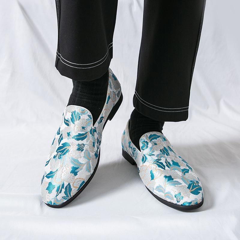 Men’s Printed Flats Loafers Dress Monks Shoes Men Slip on Pointed Toe Tuxedo Rock Club Shoes Plus Size