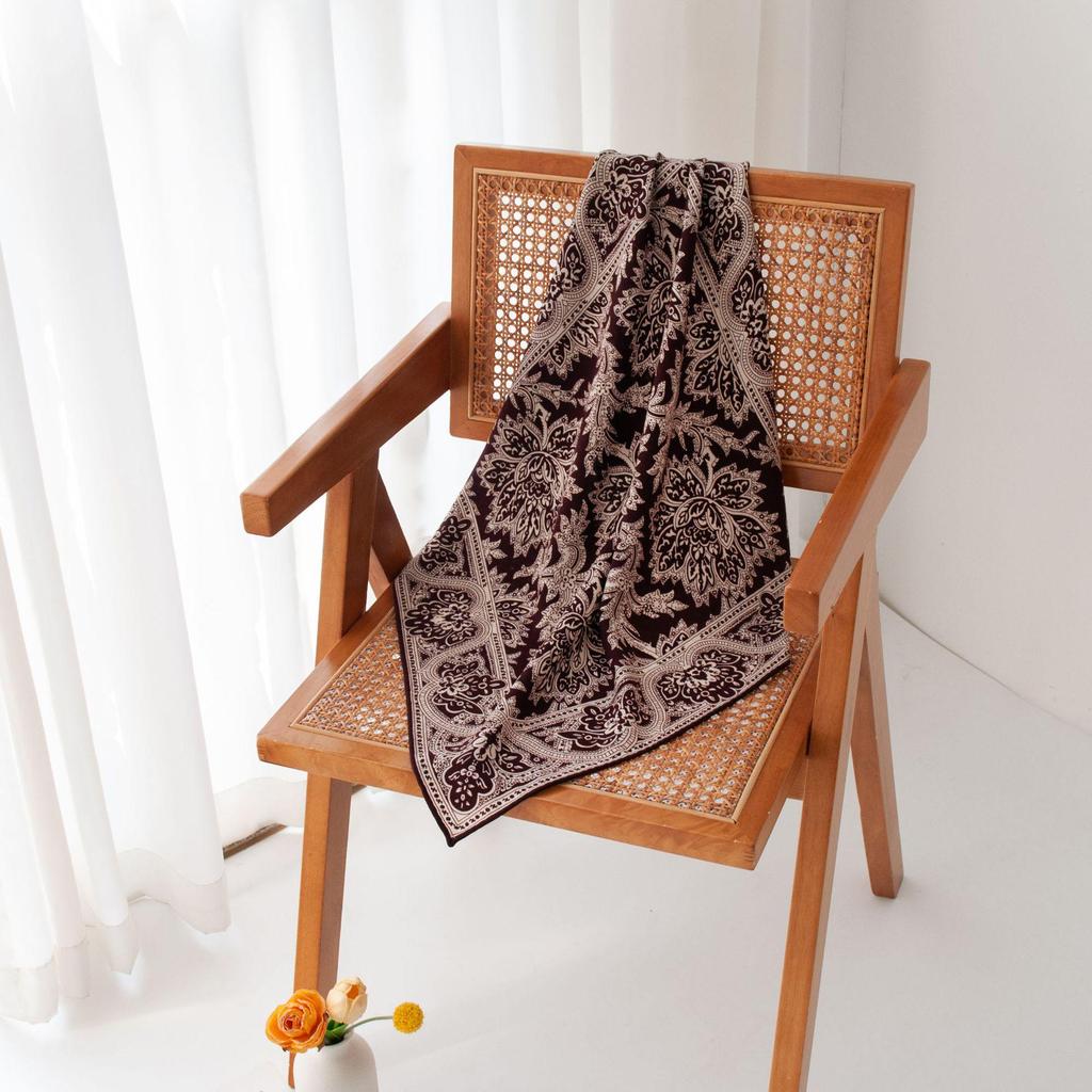 Handmade Retro Paisley Print Double-Sided Wool-Silk Scarf: Luxurious Small Square with High-End Feel
