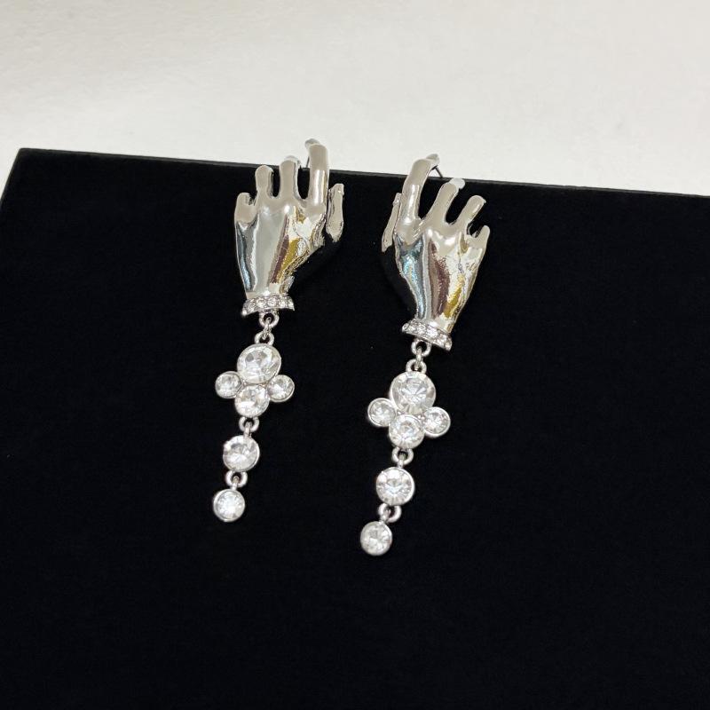 Vintage Creative Hand Shape Dangle Earrings For Women Fashion Gothic Jewelry Crystal Tassel Pendant Earrings Accessory Gift