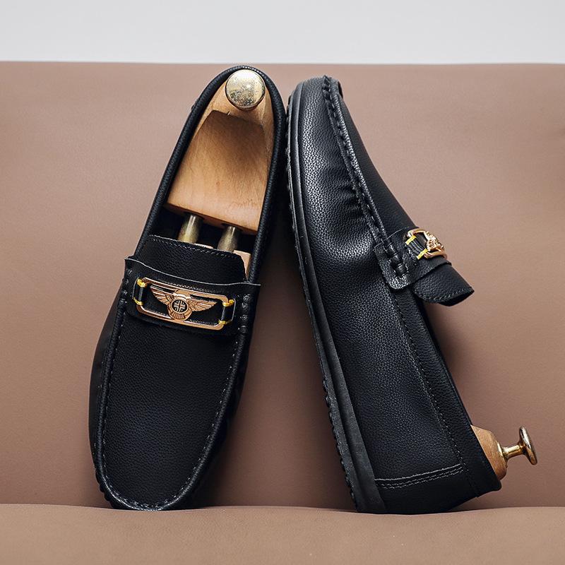 Summer new breathable casual Doudou shoes men's flat bottom light lazy foot cover one pedal driving shoes soft sole men's shoes