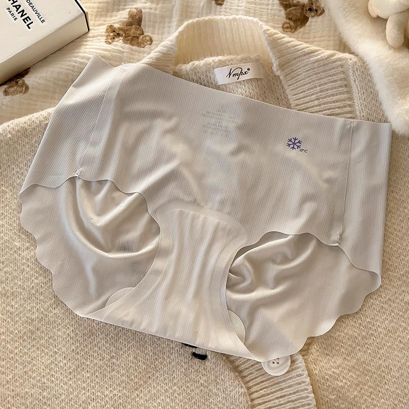 Plus Size Lady Spring and Summer Camellia Fragrance Without Trace Ice Silk 10A Antibacterial Extended Crotch Triangle Briefs