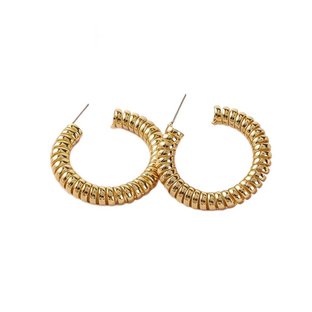 2026 Retro Gold Spiral C-Hoop Earrings, European & American Style Heavy Metal Ear Ornaments.