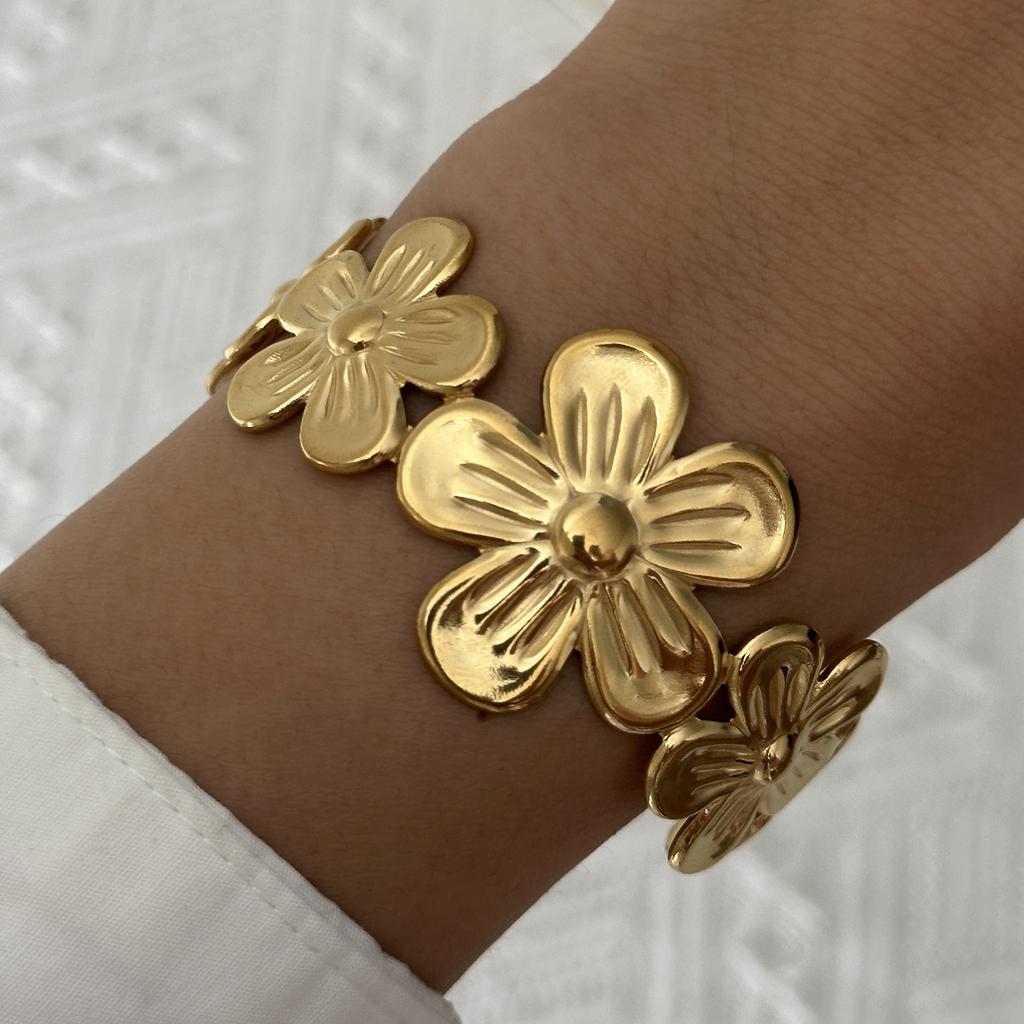 Design Sense Butterfly Print Wide Cuff Bangle for Women Stainless Steel Gold Plated Flower Geometric Bracelet Jewelry Party Gift