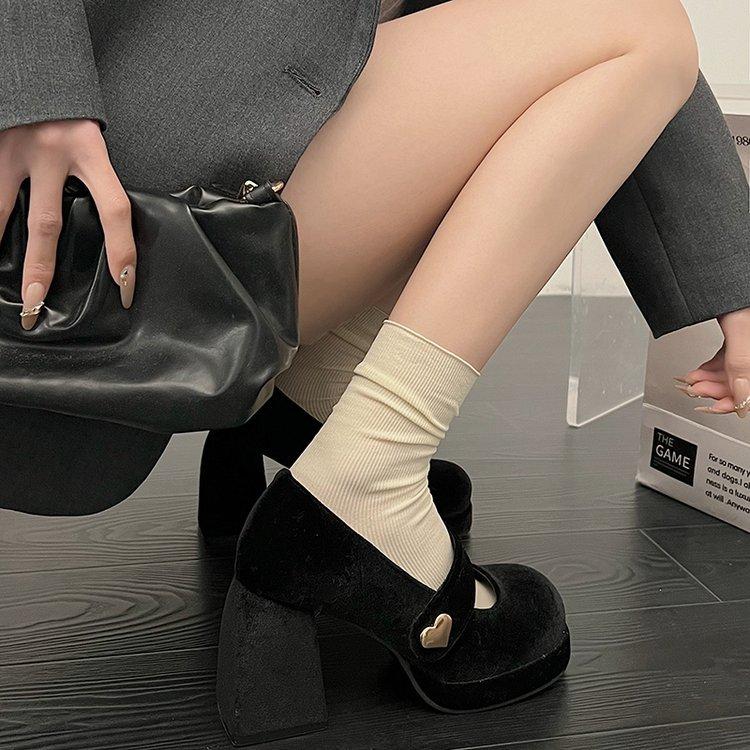 2025 new French Mary Jane single shoes versatile round head thick heel British style retro white small leather shoes