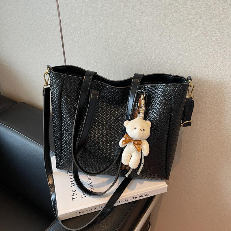 

Premium sense large capacity large bag women s new fashion commuter tote bag versatile shoulder messenger bag чёрный