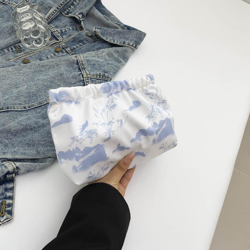 

Простий і модний жіночий клатч літо 2024 нова проста ретро невелика квадратна сумка тренд велика місткість дорожня сумка синій