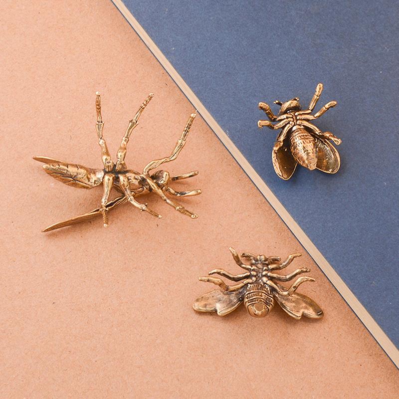 1 Piece Miniature Simulation Insect Desk Ornament Brass Bee Figurines Table Tea Pets Antique Copper Crafts Home Decoration