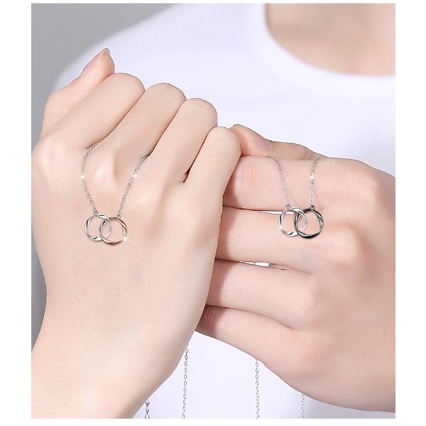 Mobius Double Ring Couple Necklace for Men and Women, Simple Japanese and Korean Pendant Collarbone Chain Necklace
