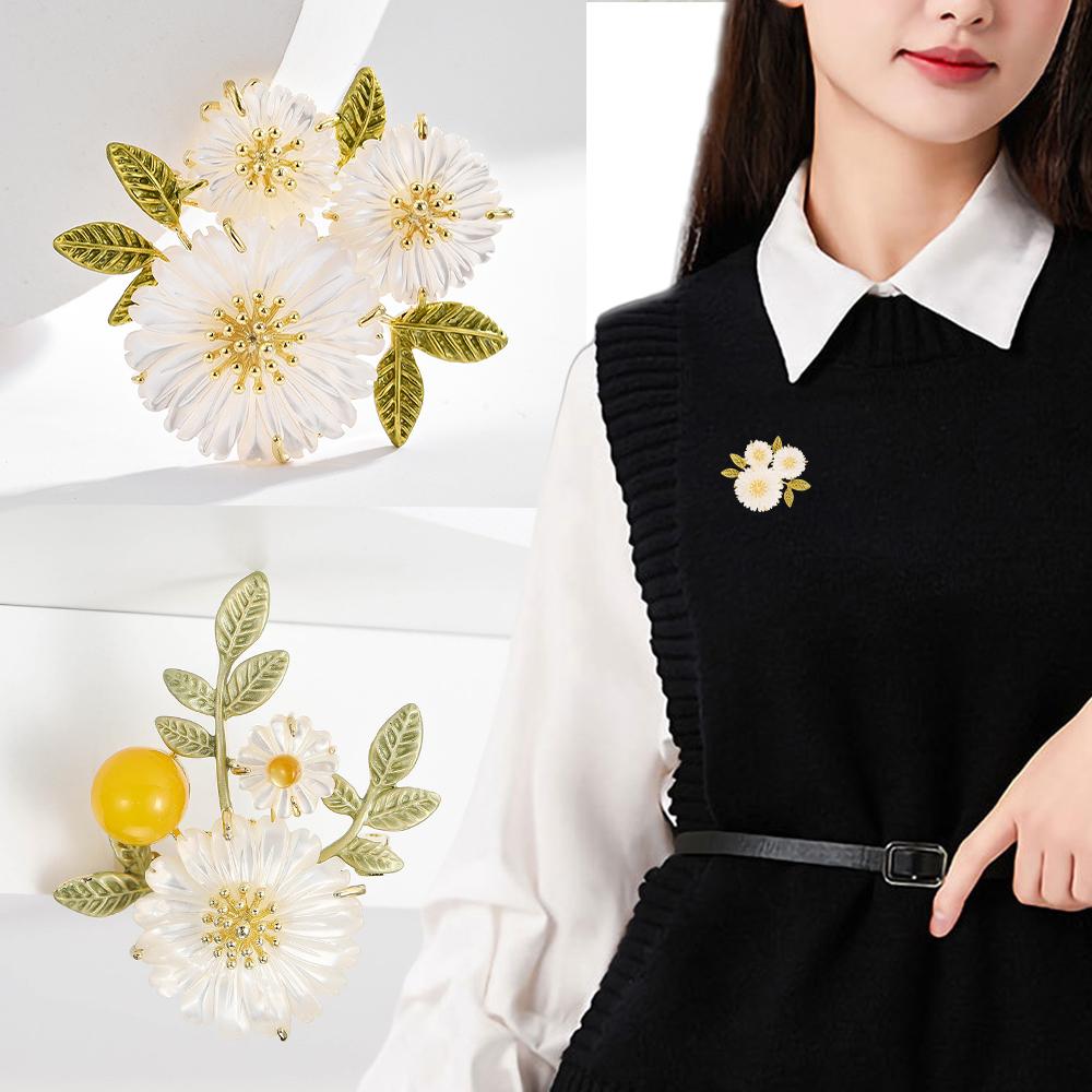 Exquisite Sunflower Brooches Luxury Pearl Daisy Lapel Pin Lady Wedding Clothing Coat Jewelry Party Accessories