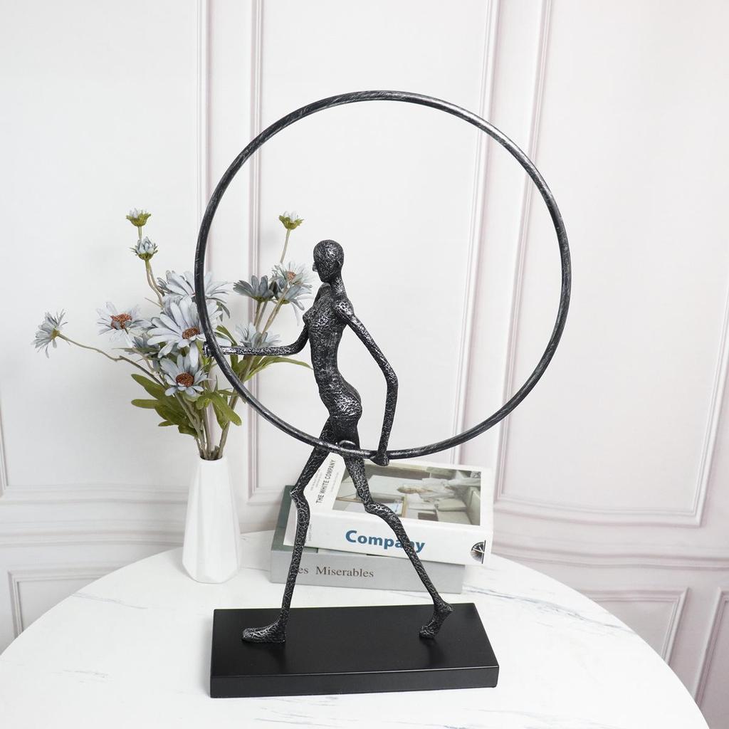 Abstrakte Schwarze Figur mit Ringen - Moderner Dekorativer Akzent für Zuhause oder Büro