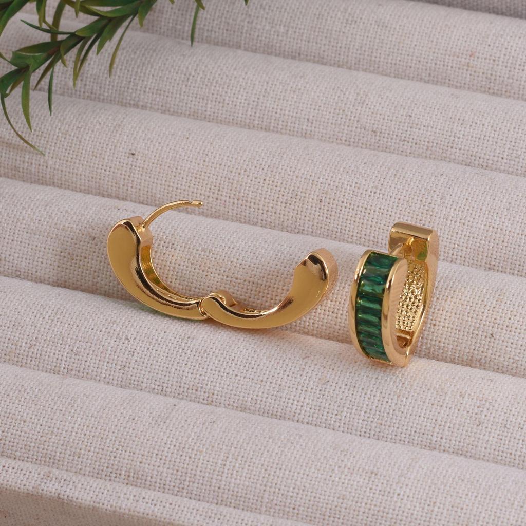 Elegant Heart-Shaped Zircon Ear Cuffs – Versatile, Stylish European & American Design