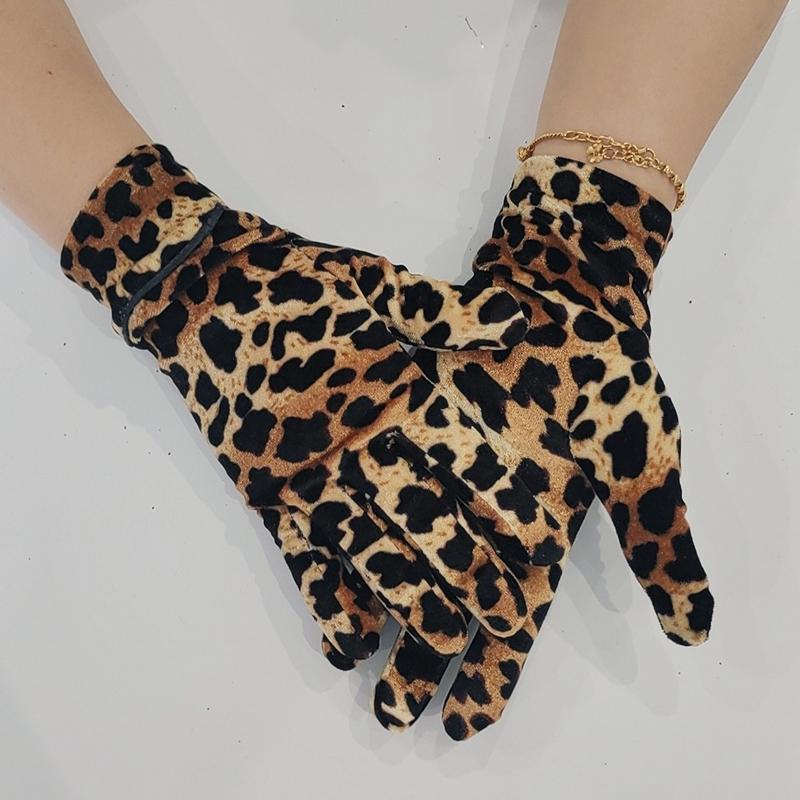 Sexy Leopard Short Warm Velvet Gloves Autumn Winter Lady Dance Dress Gloves Girls Mittens Party Accessories