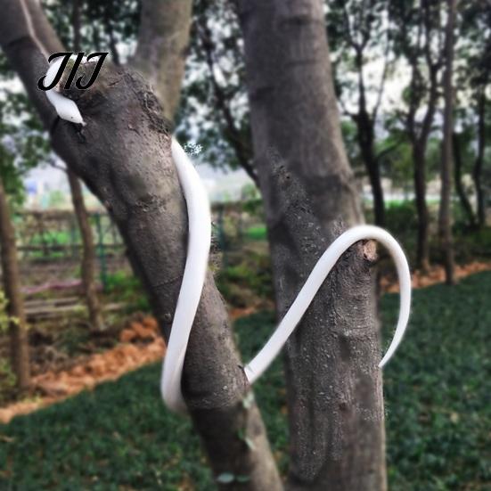 Film Television Props Realistic Fake Snake Toy, Soft TPR Cobra-Style Prank Prop for Halloween Party, Educational Biology Teaching Aid Bendable