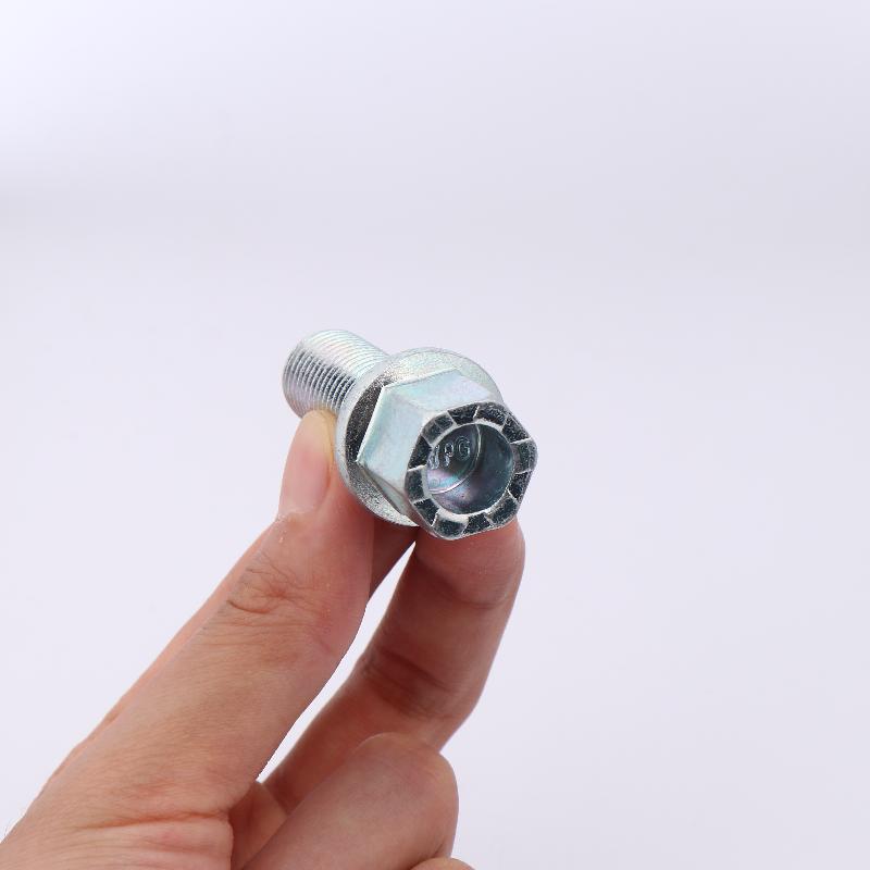 4Pcs Auto Diy Accessories For Beetle Golf Jetta A5 Q2 Fabia M14X1.5 28Mm Thread Radius Car Wheel Bolts Lug Nuts
