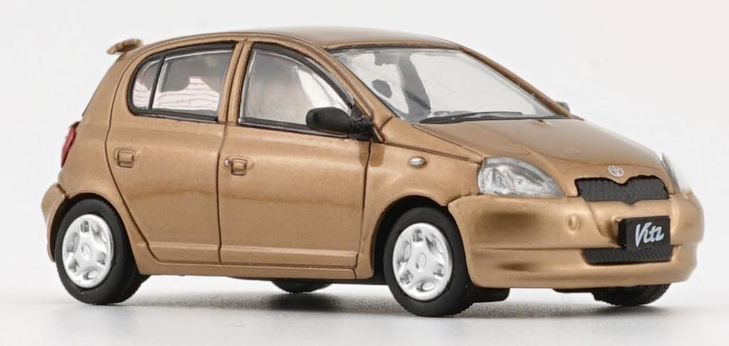BM CREATIONS Toyota 1998 Zlatá LHD Hotový model 1/64 Vitz/Echo 5-dveřový