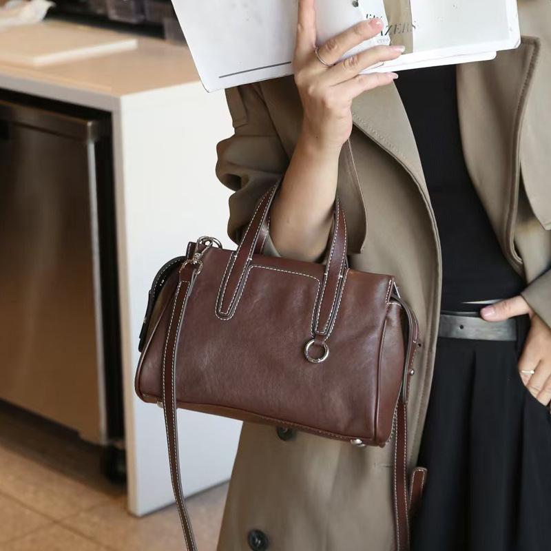 2024 Women's Retro Cowhide Shoulder Messenger Bag - High-End, Large Capacity Commuter Handbag