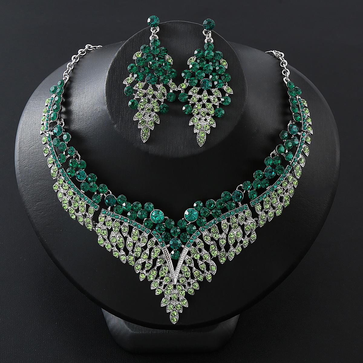 

2026 Exaggerated Alloy Full Diamond Necklace Earrings Set Bridal Party Dress Accessories High-end Vintage Jewelry 45CM зелений