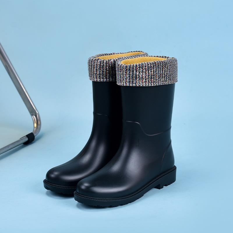 Fashion women's rain shoes, medium tube rain boots, thickened non-slip water shoes, and versatile waterproof water boots rubber shoes