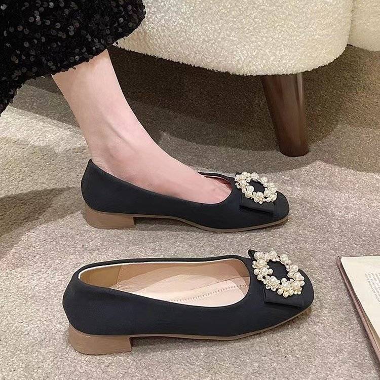 

Flat-soled single shoes female shallow mouth new four-season fairy Doudou shoes round head soft sole one pedal casual shoes 40 чёрный
