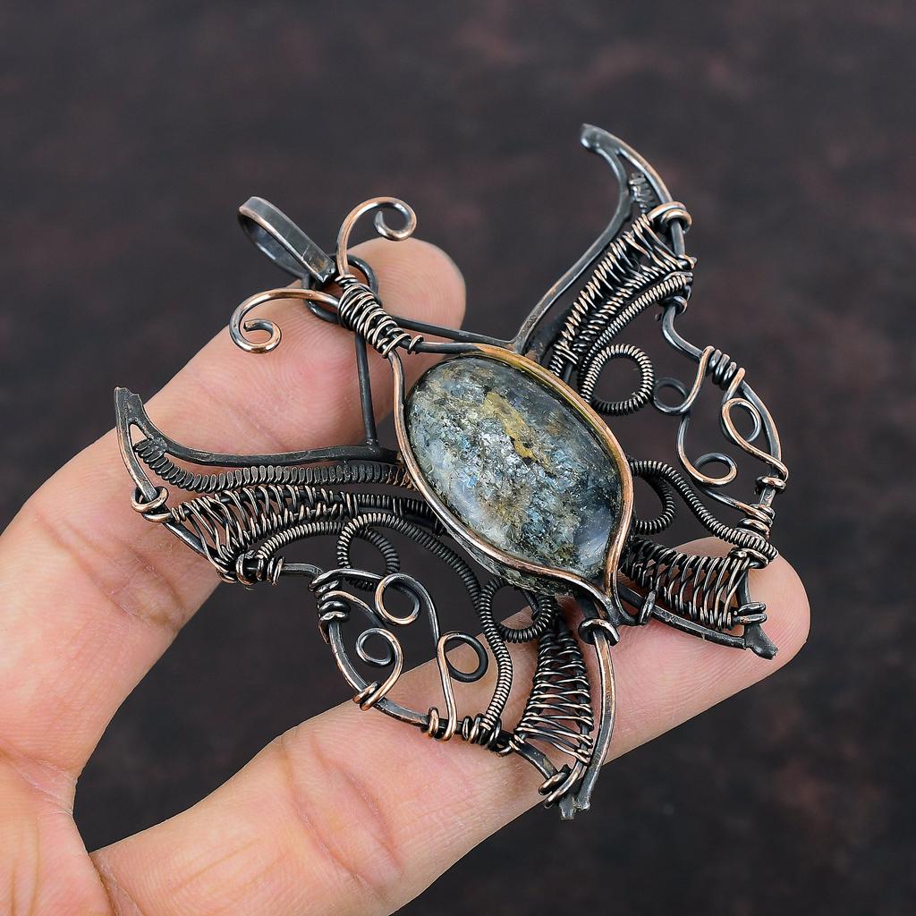 Kyanit Anhänger Kupferdraht gewickelter Anhänger Handgefertigter Edelsteinschmuck Schmetterlingsanhänger Kupferdrahtschmuck Hochzeitsgeschenke Brandneuer Anhänger