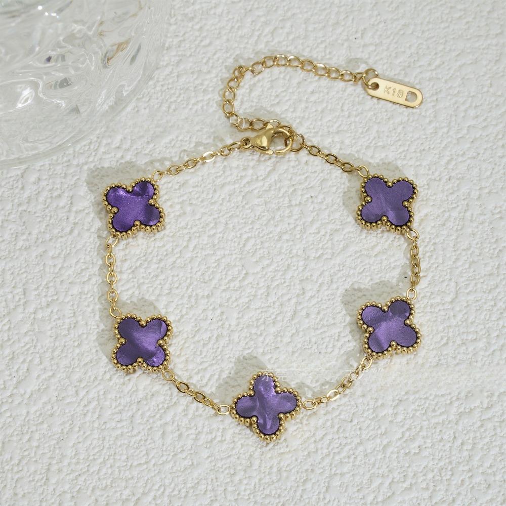 Kleeanhänger 18K Damenarmband Ein modisches und trendiges Glücks-Kleeanhänger-Armband