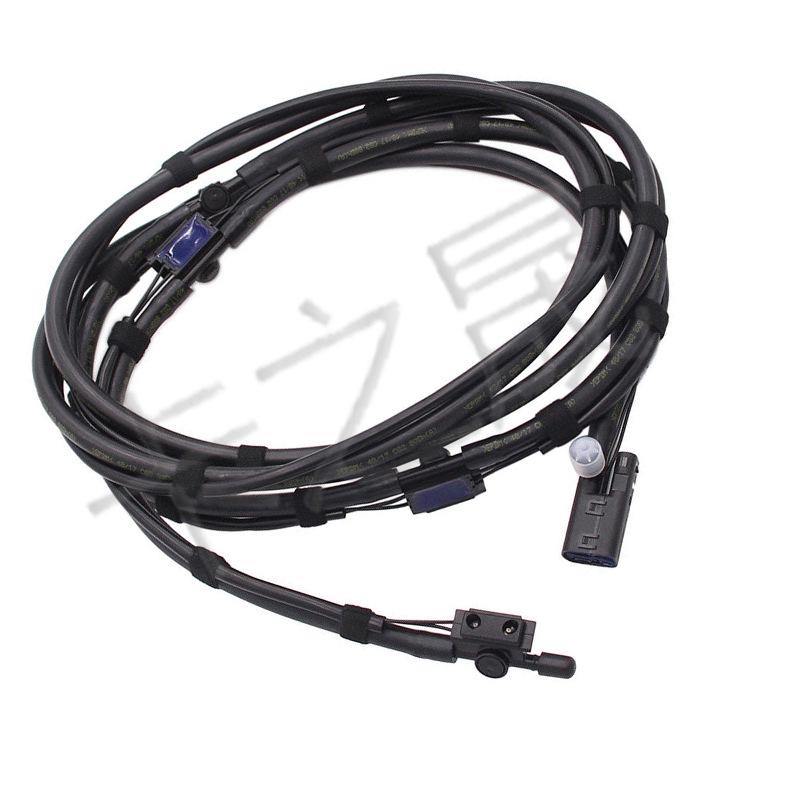 Mercedes-Benz GLK Heated Windshield Washer Hose (2048602092)