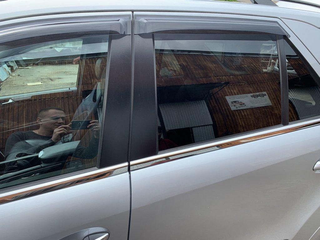 Ветровики (4 шт, HIC) для Mercedes ML W164