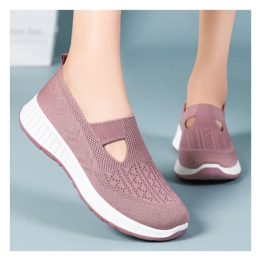 Women's Slip On Sneakers Lightweight Breathable Knit Casual Shoes Spring Walking Shoes Comfortable Lazy Shoes Easy Wear Fashion Footwear