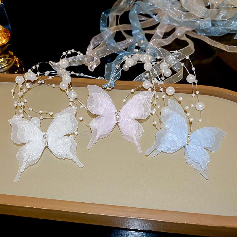 Elegant Rhinestone Pearl Butterfly Bow Necklace: Fashionable and Versatile Neck Accessory