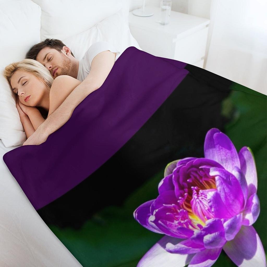 Purple Water Lily Throw Blanket Tourist Luxury Designer Sofa Quilt Comforter Blankets
