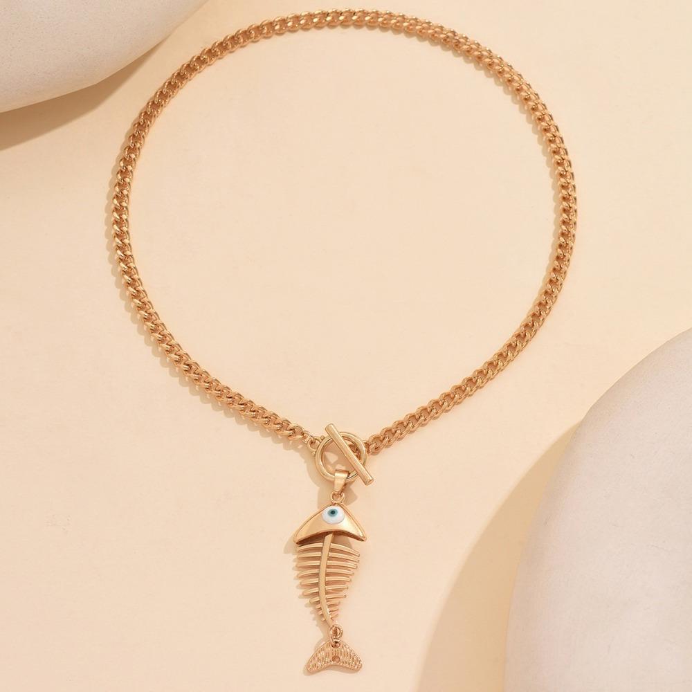 Bohemian Fishbone Pendant Necklace, Gold Collarbone Chain, Exquisite Fishbone Design, A Versatile Layered Jewelry Suitable for Casual and Formal Wear.