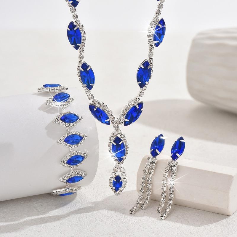 Women's jewelry evening dress accessories 3-piece set: bracelet, necklace, and earrings