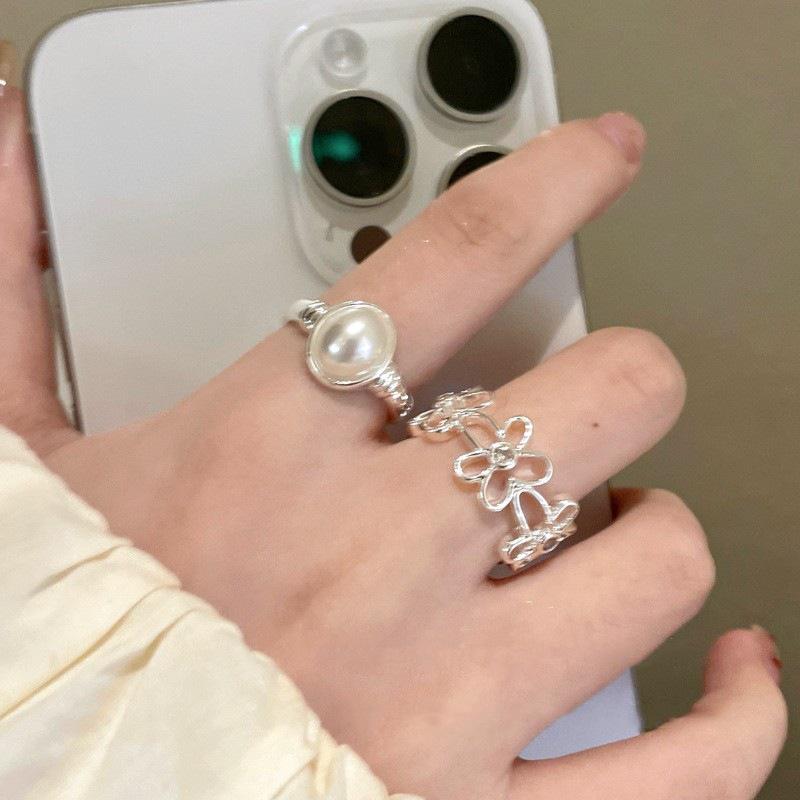 Trendy Adjustable Hollow Floral Ring for Women - Fashionable, Personalized, Versatile, Sweet Style for Index Finger
