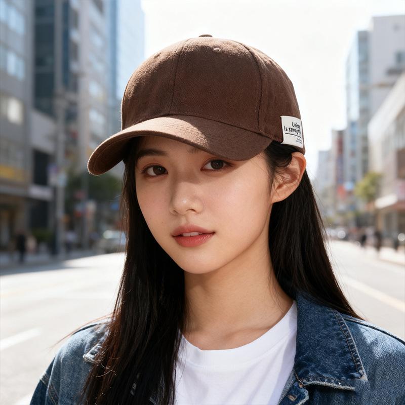 Wide-brimmed Baseball Cap with Fabric Label and Lettering—flattering for Round Faces Versatile and Perfect for Men's Fashion