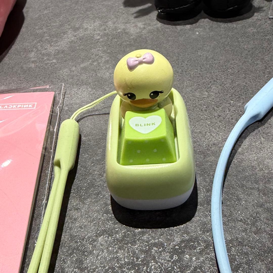 [Б/У] BLACKPINK DEADLINE Pop-Up Кейкап Лиса