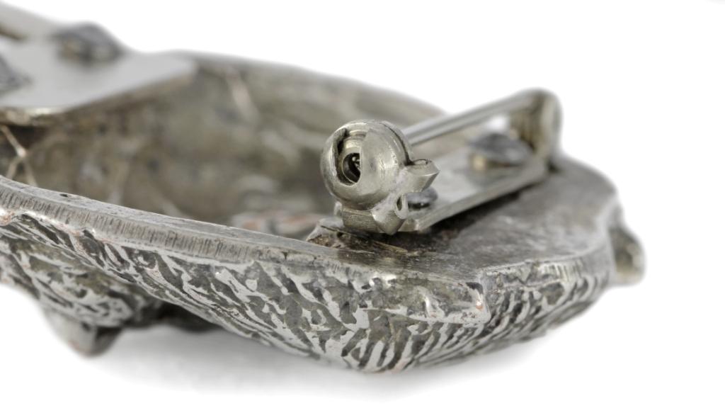 West Highland White Terrier, Westie, Westy – Brooch with a clip, holder for a start number – Design 01 | Art-Dog