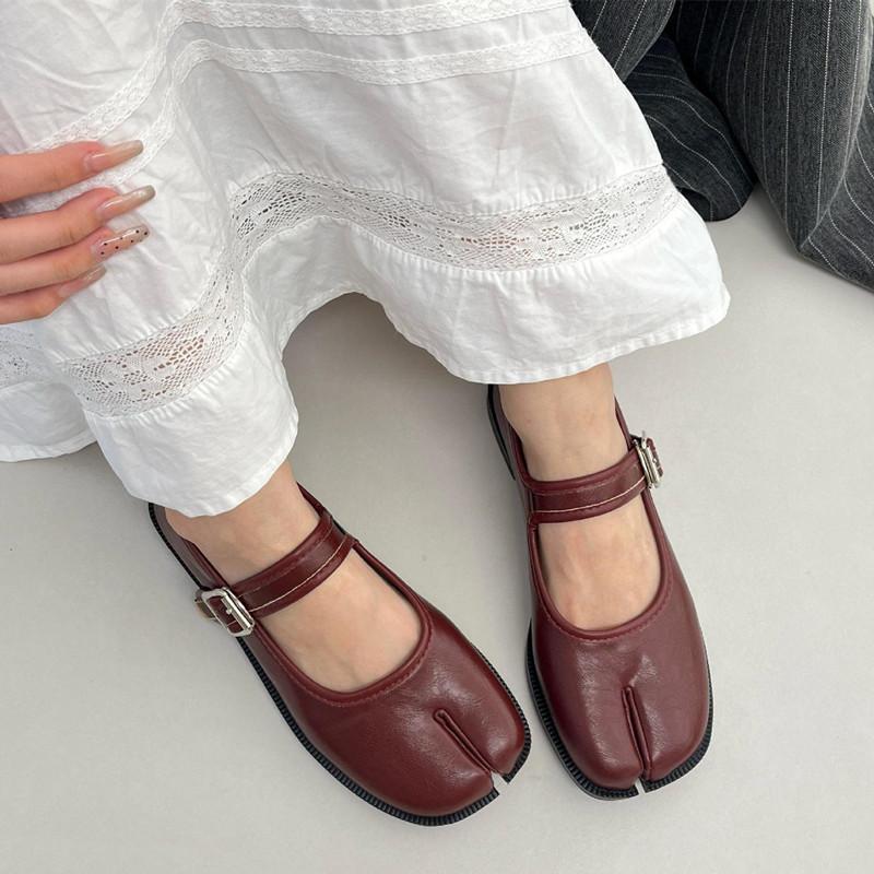 2025 New Women Flat Women's Square Toe Retro Single Shoes One Word Buckle Shallow Mouth Mary Jane Shoes Split Toe Shoes Sandals