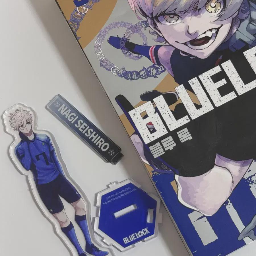 

31 книга Blue Rock + бонус: акриловая подставка Nagi Seishiro