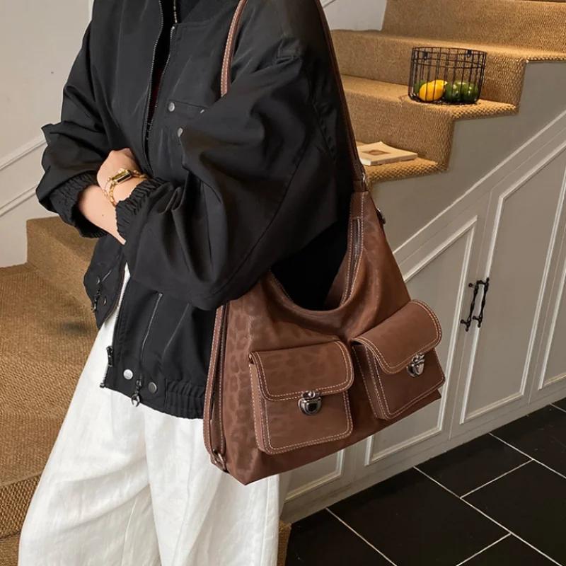 Casual Commuter Large Capacity Suede Pillow Bag Single Shoulder Crossbody Bag Vintage Style Polyester Lining Zipper Closure