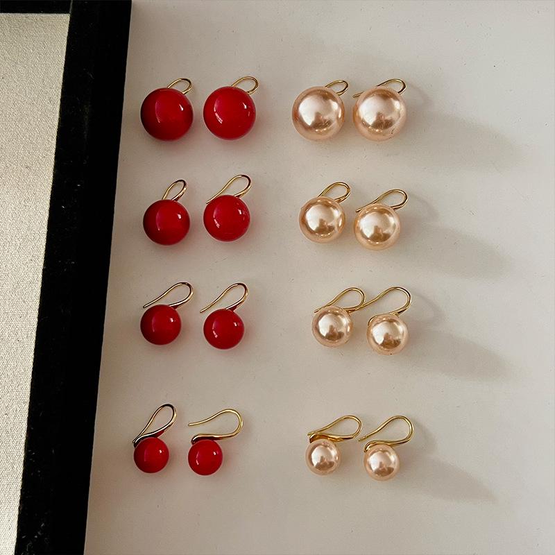 

Autumn Retro Hong Kong Style Wine Red Pearl Stud Earrings for Women