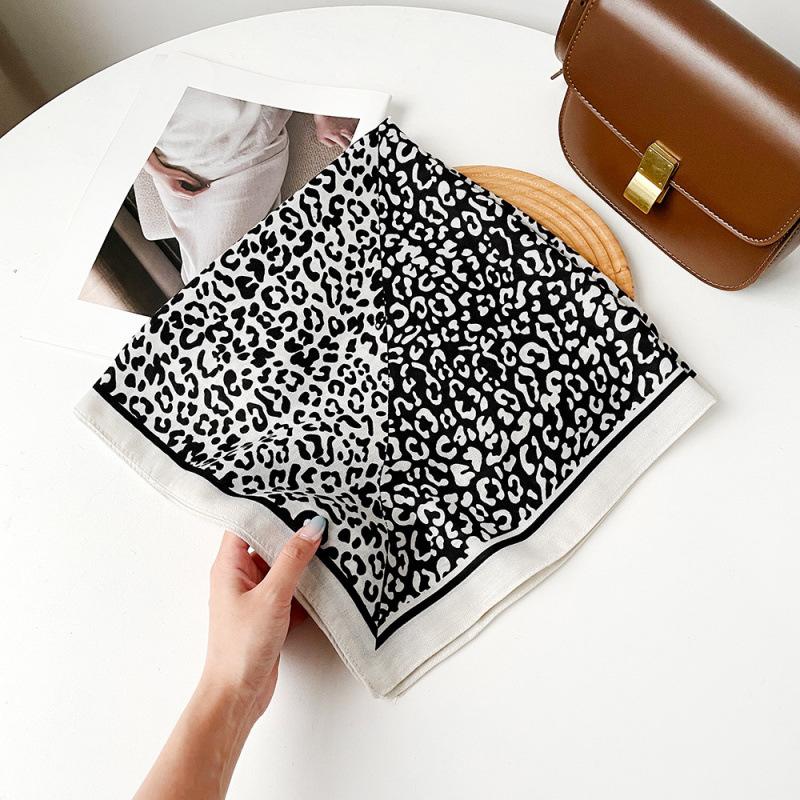Leopard Print Small Silk Scarf Autumn Fashion Temperament Square Scarf Korean Version of High-end Versatile Scarf Women's Velvet Silk Scarf