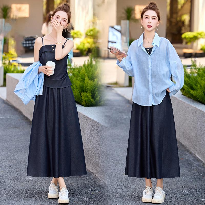 

Летний женский модный комплект 2025: Куртка-рубашка, майка, юбка-полусолнце YF2566 XXL (125-135 jin)