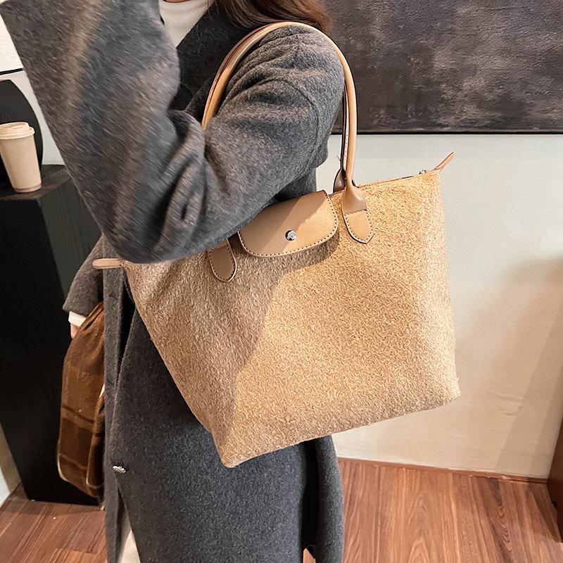 2025 New Felt Tote Bag Leather Personalized Gift Packaging Bag Simple Atmosphere Felt Shoulder Bag