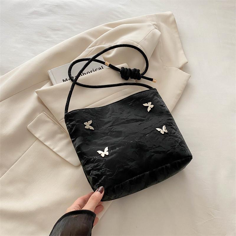 Trendy Medium-sized Bucket Bag For Women Featuring Beautiful Bow And Soft Pu Material чёрный