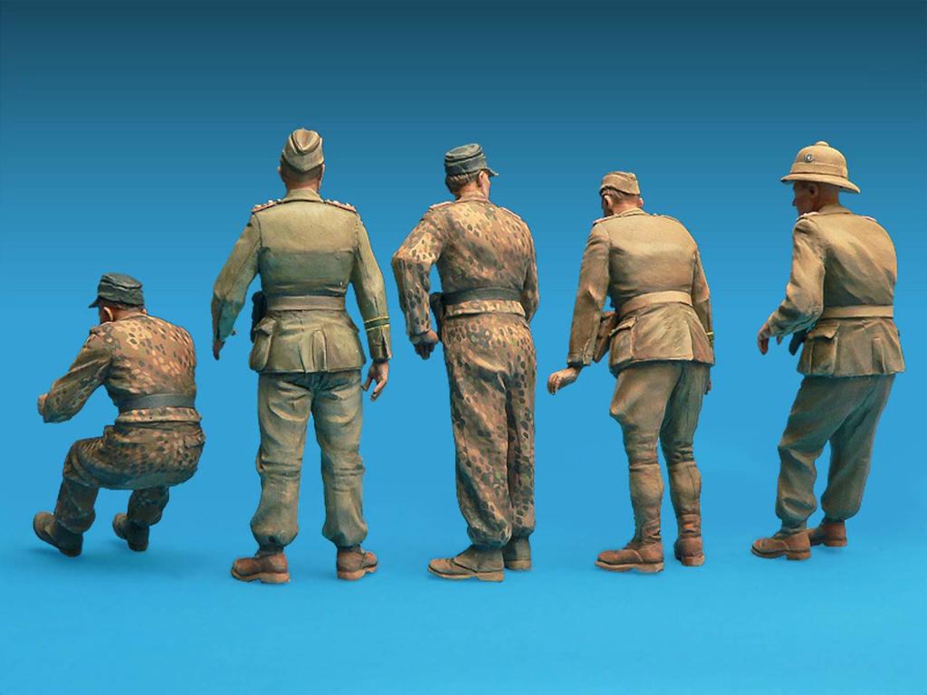 Miniart 1/35 Scale German Armored Car Crew Figure Set (5 Figures) MA35072 Plastic Model